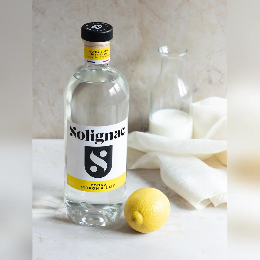 Bouteille de vodka Solignac Citron et Lait